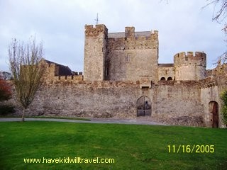 Cahir Castle, Cahir Castle and Town, Ireland, Ireland scenery, castles in Ireland