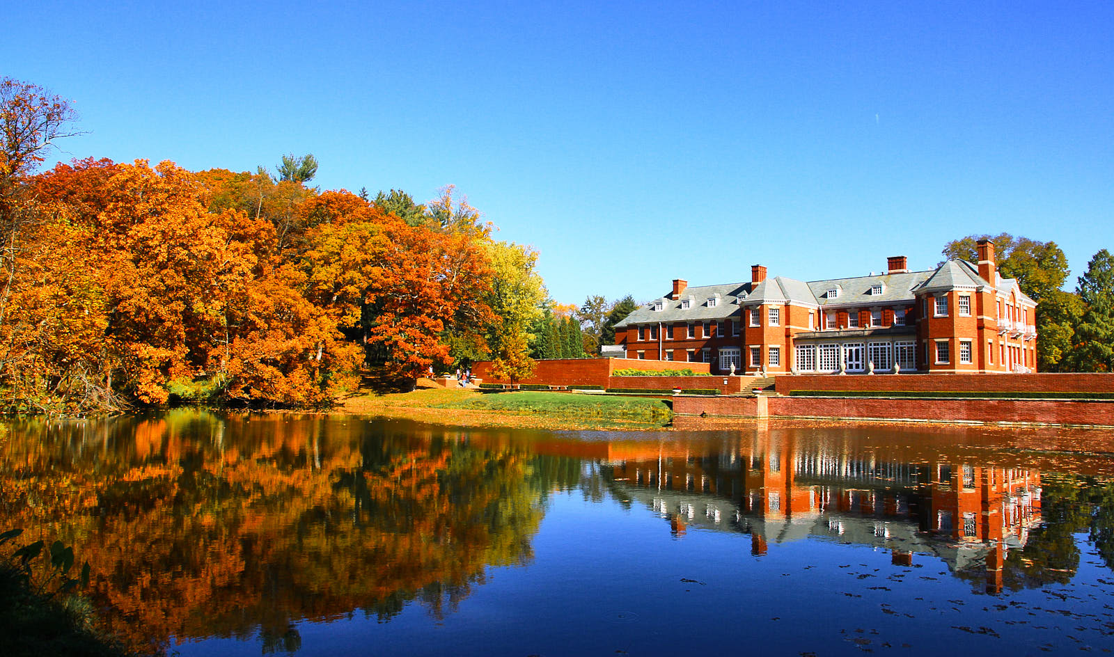 Fall Getaway Spotlight: Allerton Park | Exploring the Midwest Podcast Episode 32